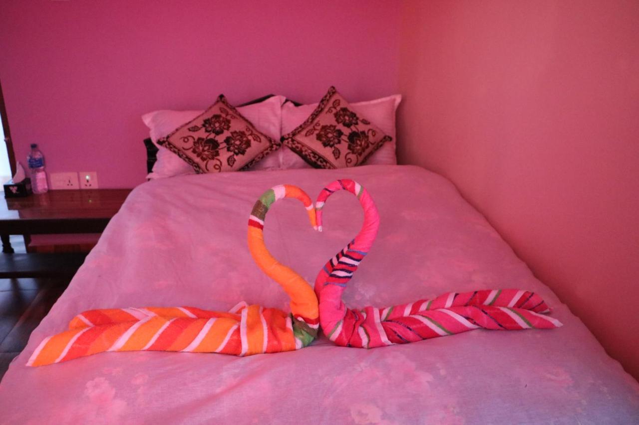 Hotel National Park Sauraha- Homely Stay And Peaceful Location With Jungle Safari Arrangements מראה חיצוני תמונה