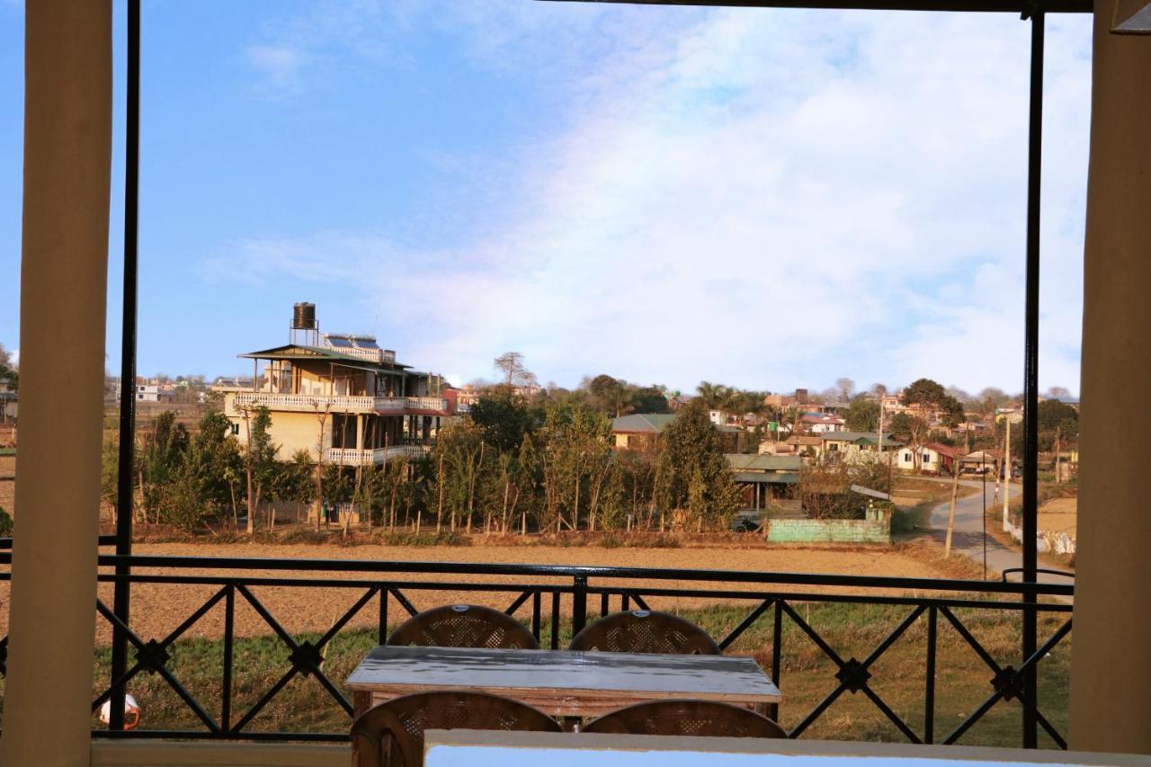 Hotel National Park Sauraha- Homely Stay And Peaceful Location With Jungle Safari Arrangements מראה חיצוני תמונה