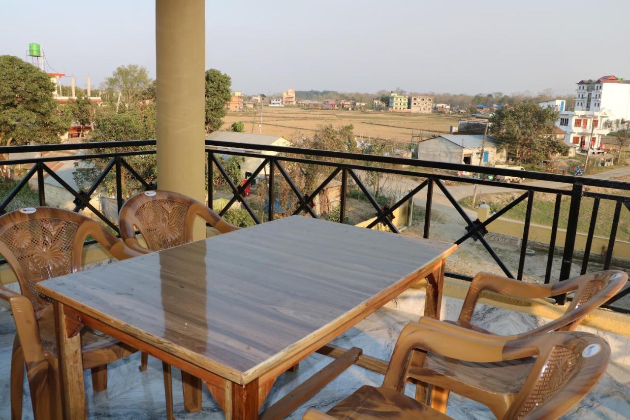 Hotel National Park Sauraha- Homely Stay And Peaceful Location With Jungle Safari Arrangements מראה חיצוני תמונה