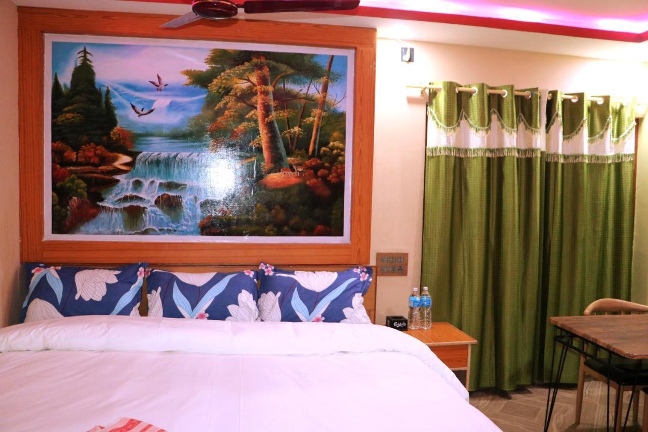 Hotel National Park Sauraha- Homely Stay And Peaceful Location With Jungle Safari Arrangements מראה חיצוני תמונה