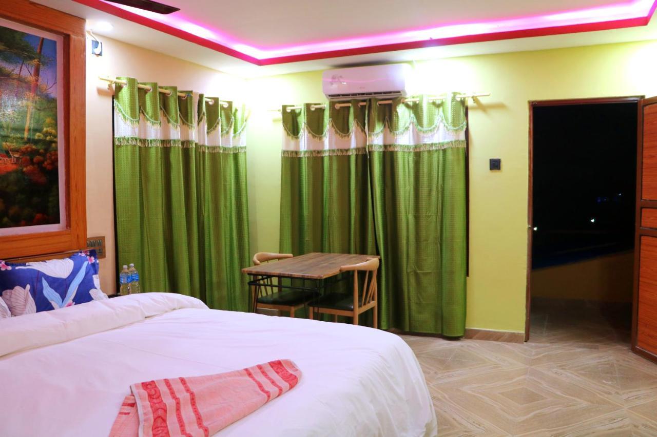 Hotel National Park Sauraha- Homely Stay And Peaceful Location With Jungle Safari Arrangements מראה חיצוני תמונה