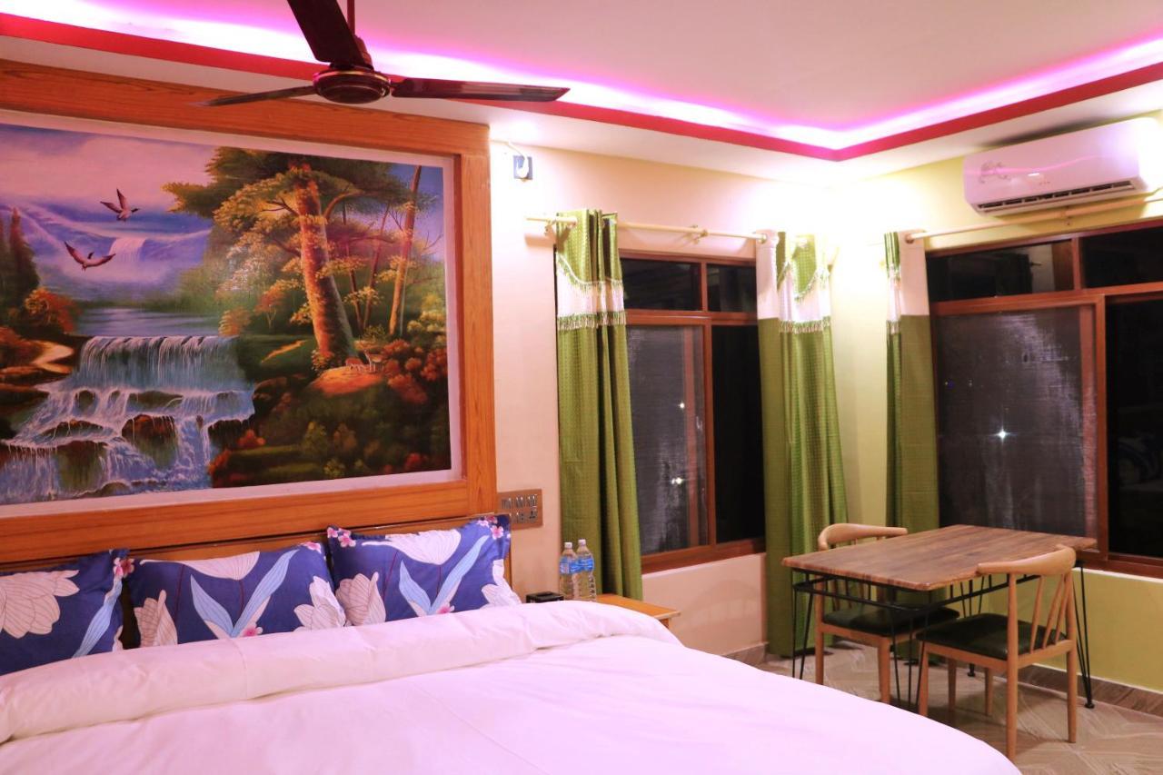 Hotel National Park Sauraha- Homely Stay And Peaceful Location With Jungle Safari Arrangements מראה חיצוני תמונה