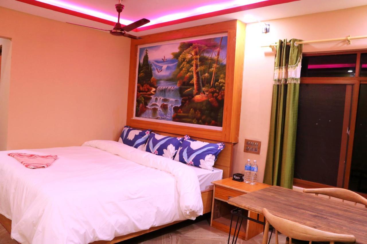 Hotel National Park Sauraha- Homely Stay And Peaceful Location With Jungle Safari Arrangements מראה חיצוני תמונה