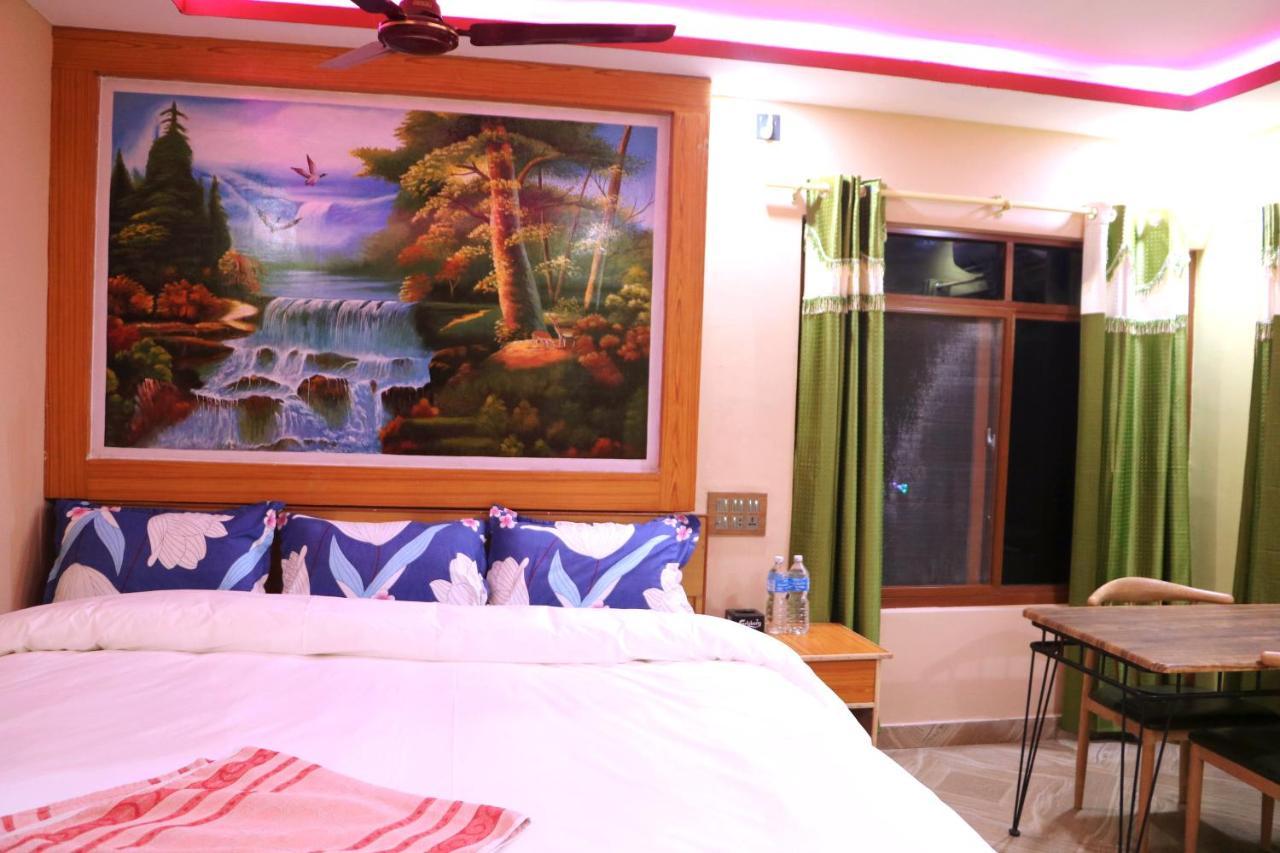 Hotel National Park Sauraha- Homely Stay And Peaceful Location With Jungle Safari Arrangements מראה חיצוני תמונה