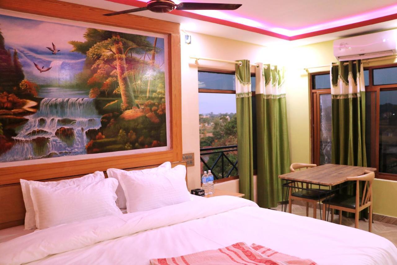 Hotel National Park Sauraha- Homely Stay And Peaceful Location With Jungle Safari Arrangements מראה חיצוני תמונה
