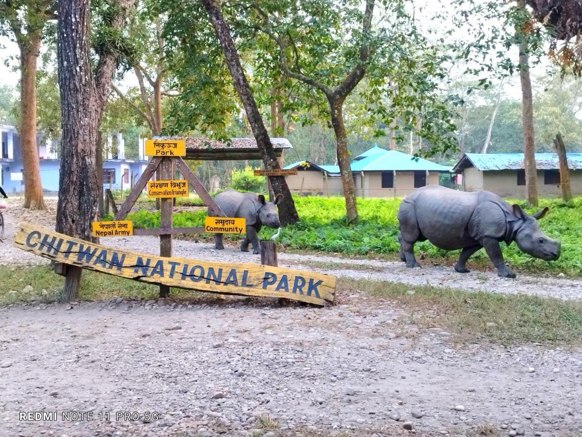 Hotel National Park Sauraha- Homely Stay And Peaceful Location With Jungle Safari Arrangements מראה חיצוני תמונה