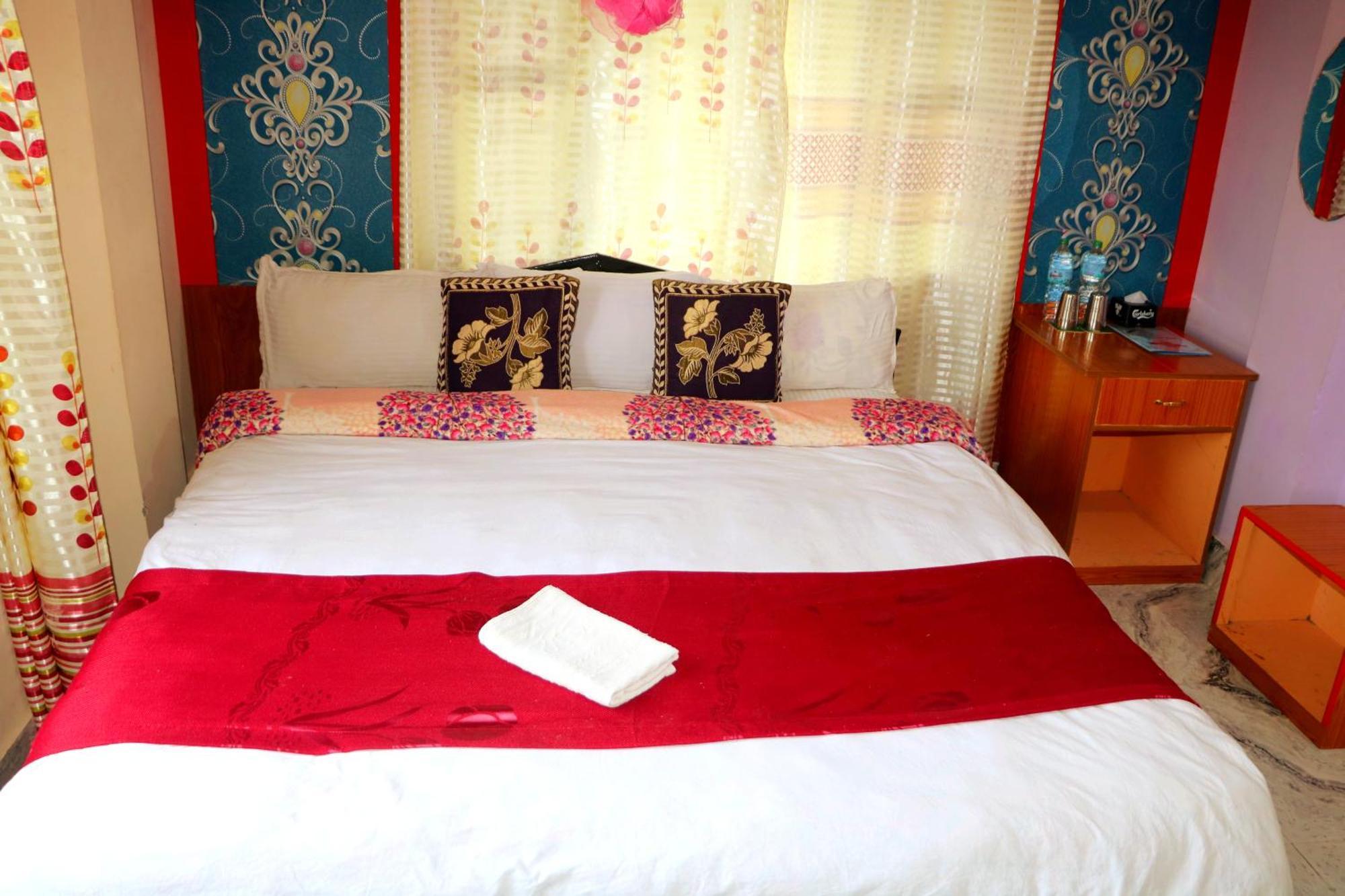 Hotel National Park Sauraha- Homely Stay And Peaceful Location With Jungle Safari Arrangements מראה חיצוני תמונה