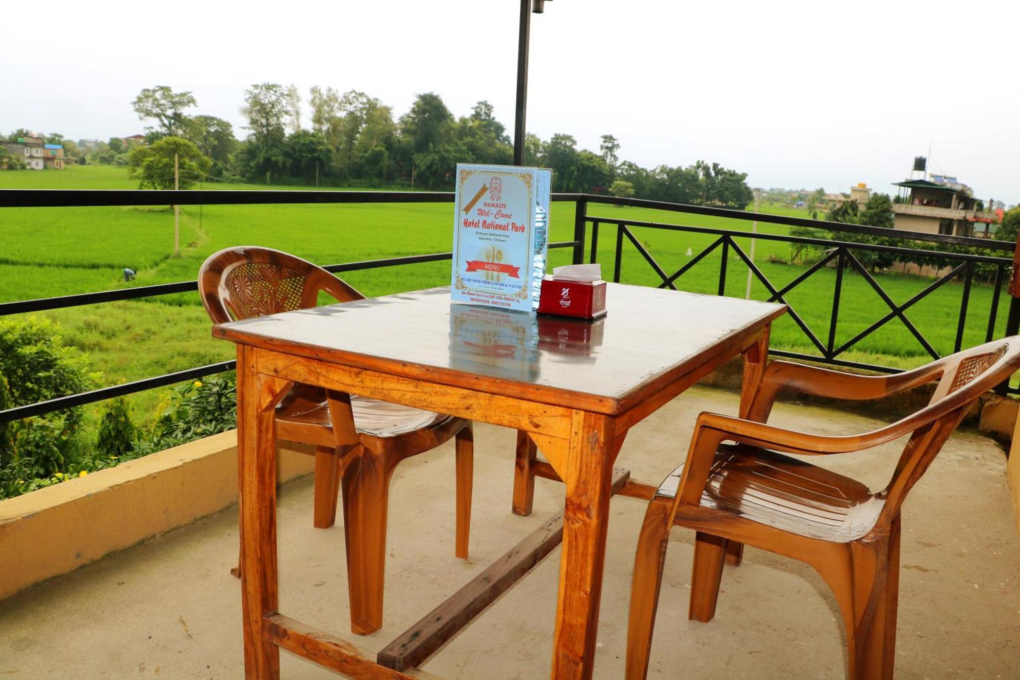 Hotel National Park Sauraha- Homely Stay And Peaceful Location With Jungle Safari Arrangements מראה חיצוני תמונה