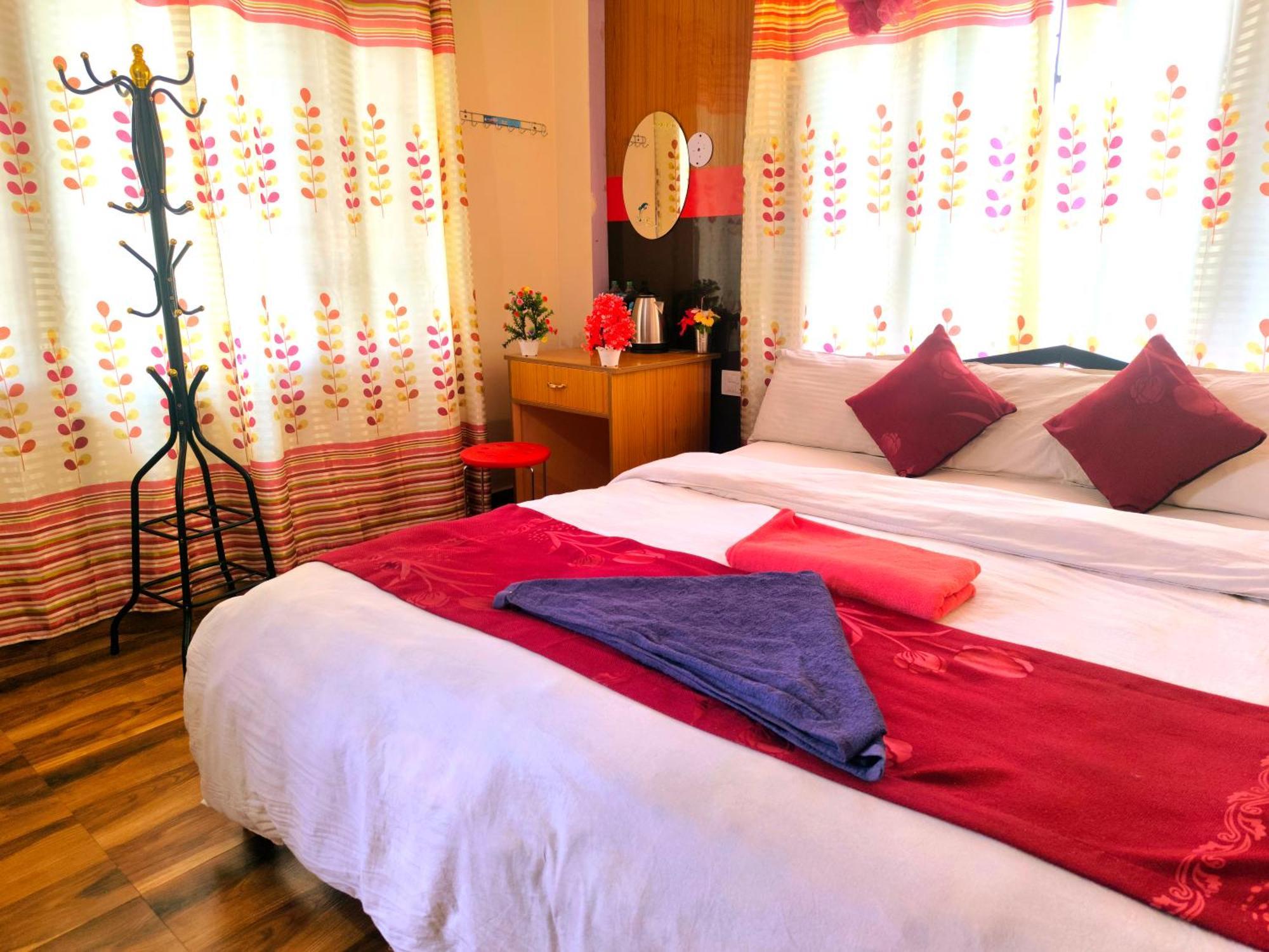Hotel National Park Sauraha- Homely Stay And Peaceful Location With Jungle Safari Arrangements מראה חיצוני תמונה